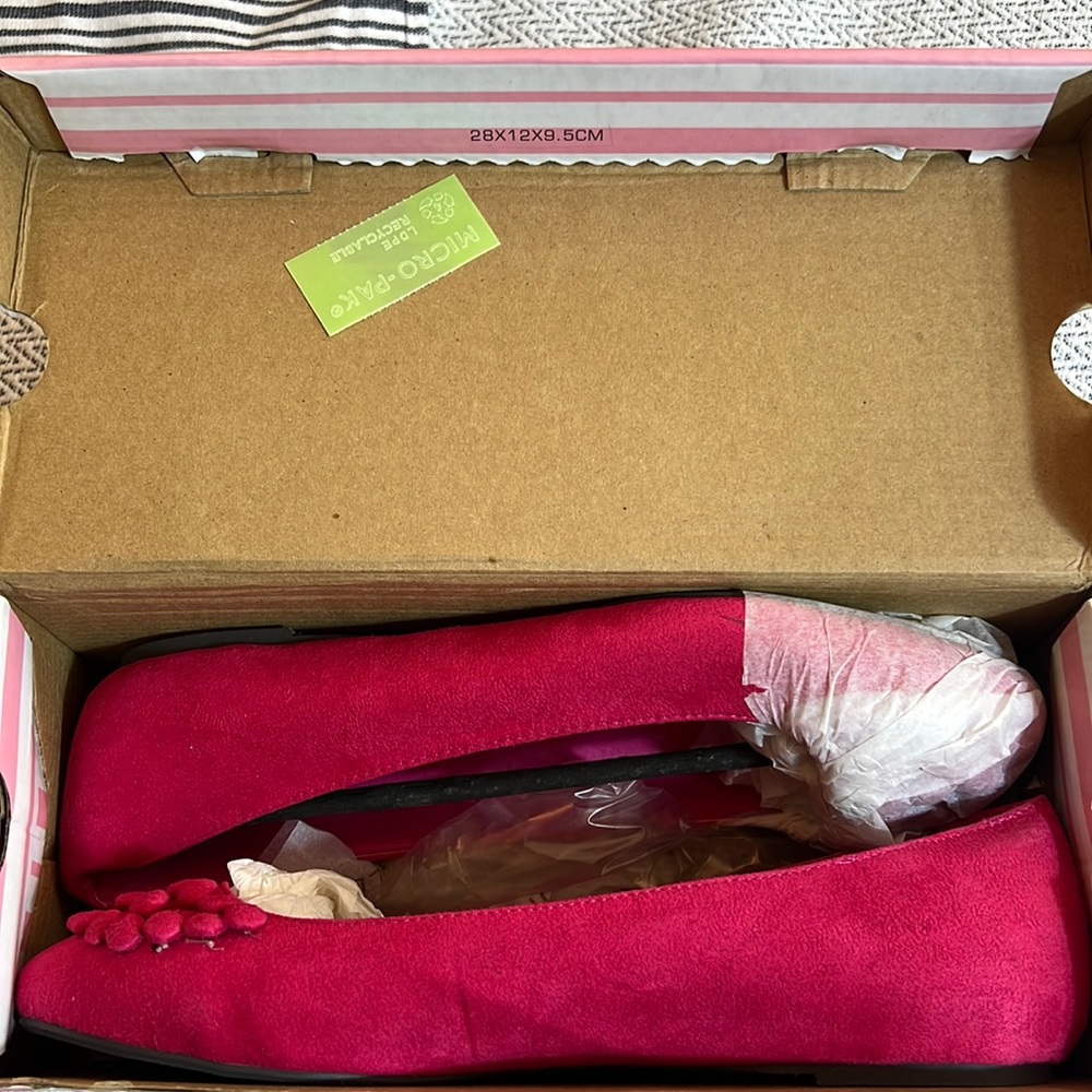 New Wild Diva flats